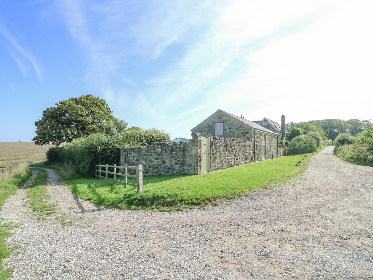 Garstons Barn Villa Newport  Exterior photo